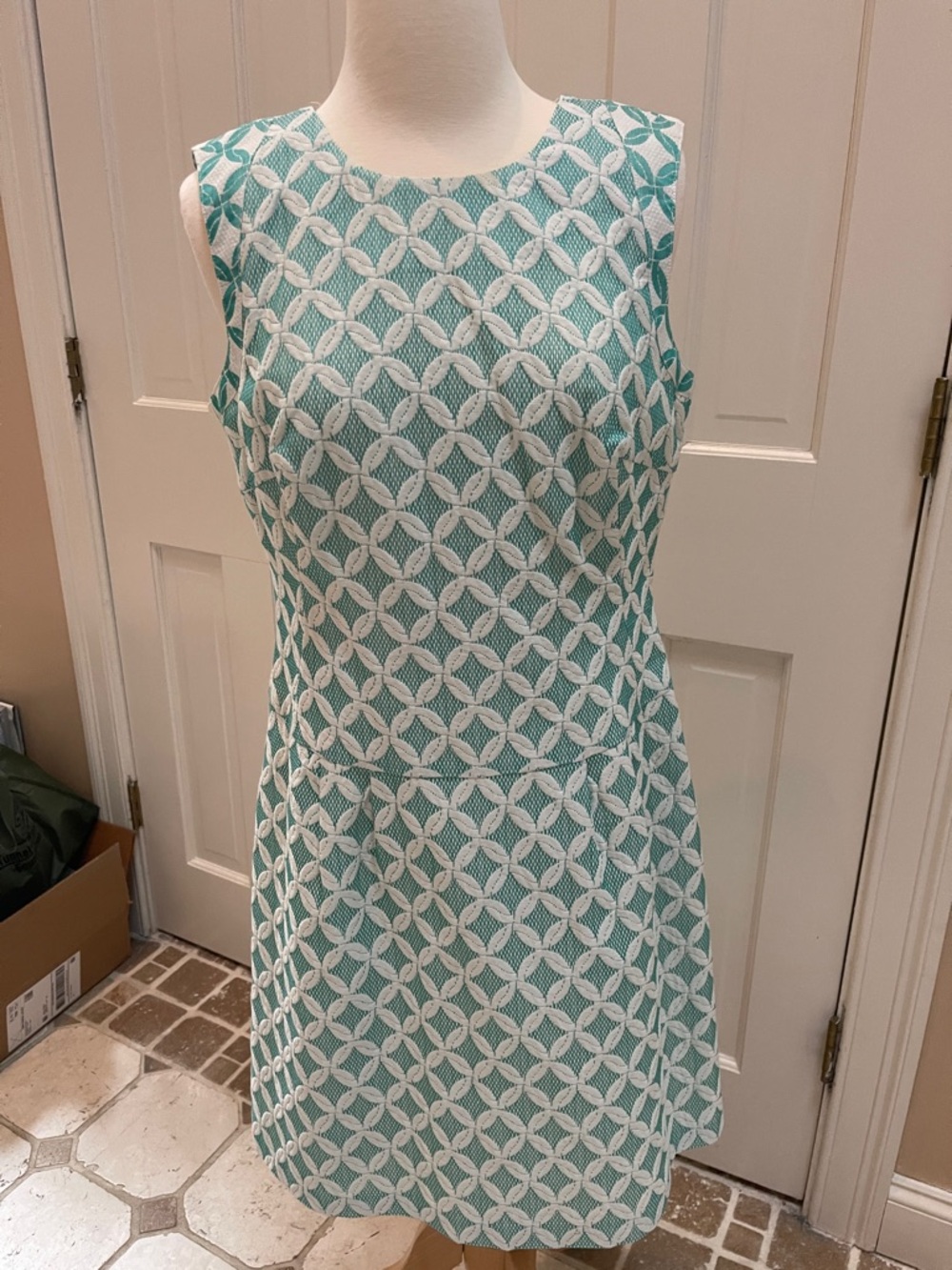 Phoebe Couture sleeveless drop-waist dress in a green/teal jacquard pattern Sz 8